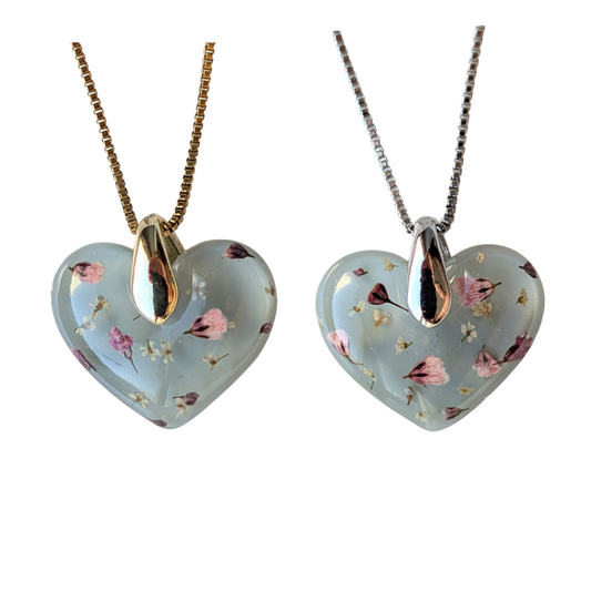 Handgefertigte Blumen-Herz Halskette, 2,5 cm Resin-Anhänger, 45 cm Kette, Mintgrün mit Echten Trockenblumen