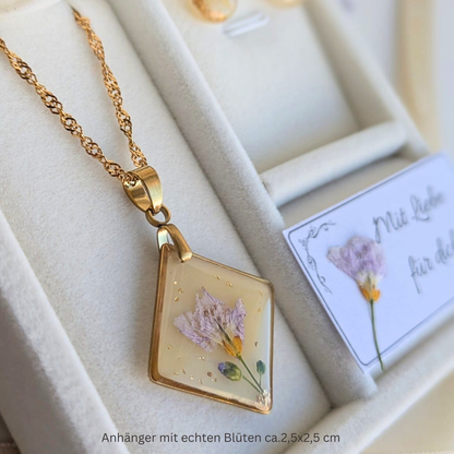 Elegantes Schmuckset mit echten Blüten – Halskette & Ohrstecker, handgefertigt