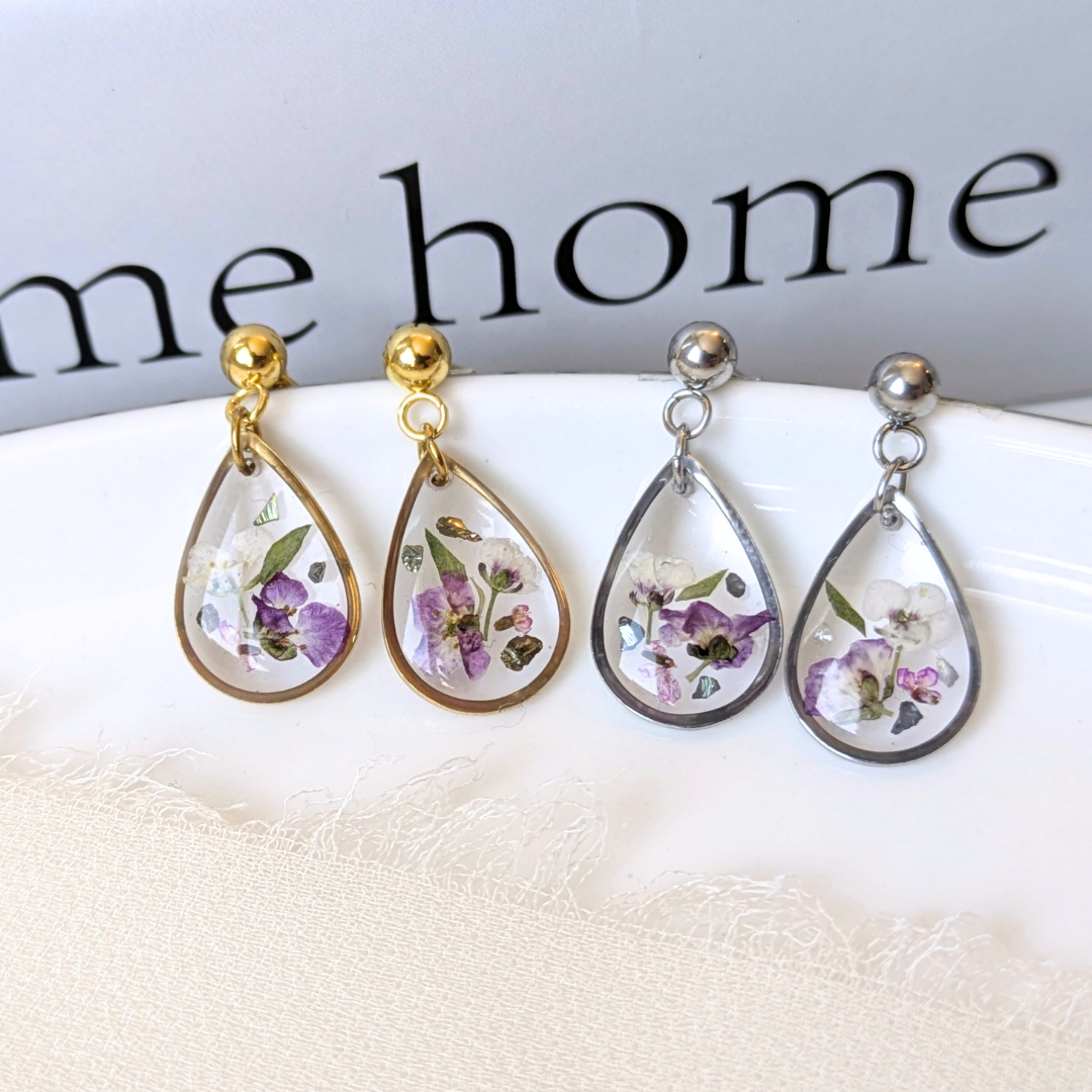 Handgefertigte Teardrop-Ohrringe mit echten Blüten, 2,2cm, Gold & Silber, Hypoallergener Edelstahl