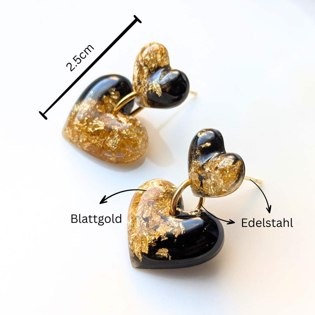 Handgefertigte Herz-Ohrringe, Schwarz-Gold mit Blattgold, 2,5 cm, Edelstahl-Verschluss