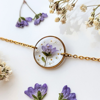 Handgefertigtes Blumen-Armband, Echte Blüten in Harz, 16 cm + 5 cm Verstellbar, Edelstahl-Kette, Gold