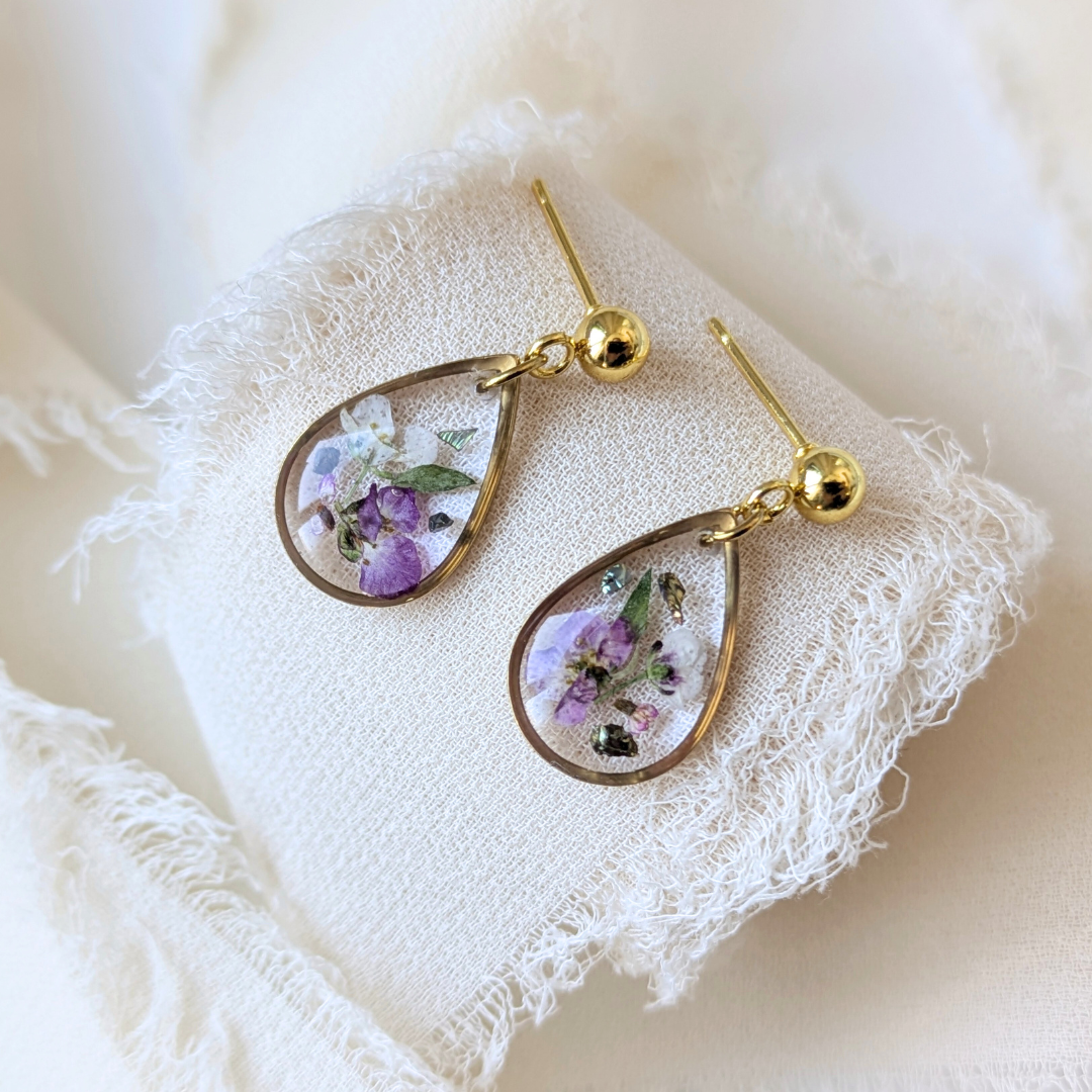 Handgefertigte Teardrop-Ohrringe mit echten Blüten, 2,2cm, Gold & Silber, Hypoallergener Edelstahl