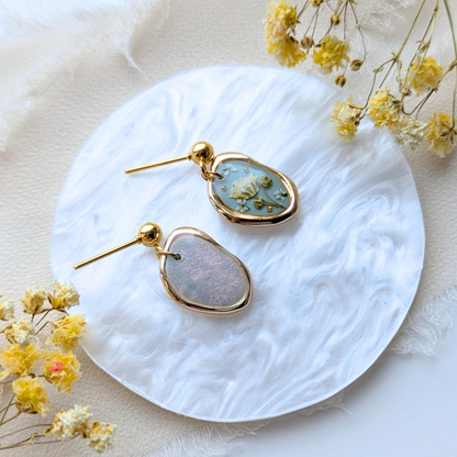 Handgefertigte Ohrringe mit echten Blüten, 2,3 cm, Gold-Perlen, Hypoallergener Edelstahl
