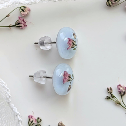 Ohrstecker mit echten Blumen – Handgefertigte Ohrstecker Hellblau