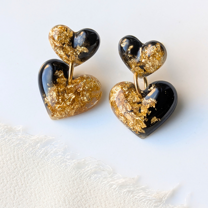 Handgefertigte Herz-Ohrringe, Schwarz-Gold mit Blattgold, 2,5 cm, Edelstahl-Verschluss