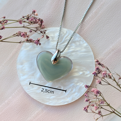Handgefertigte Blumen-Herz Halskette, 2,5 cm Resin-Anhänger, 45 cm Kette, Mintgrün mit Echten Trockenblumen