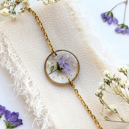 Handgefertigtes Blumen-Armband, Echte Blüten in Harz, 16 cm + 5 cm Verstellbar, Edelstahl-Kette, Gold