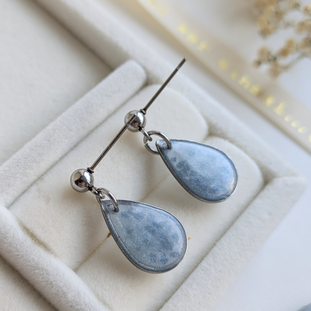 Elegantes Schmuckset mit echten Blumen in Tropfenform – 3-teilig & handgefertigt