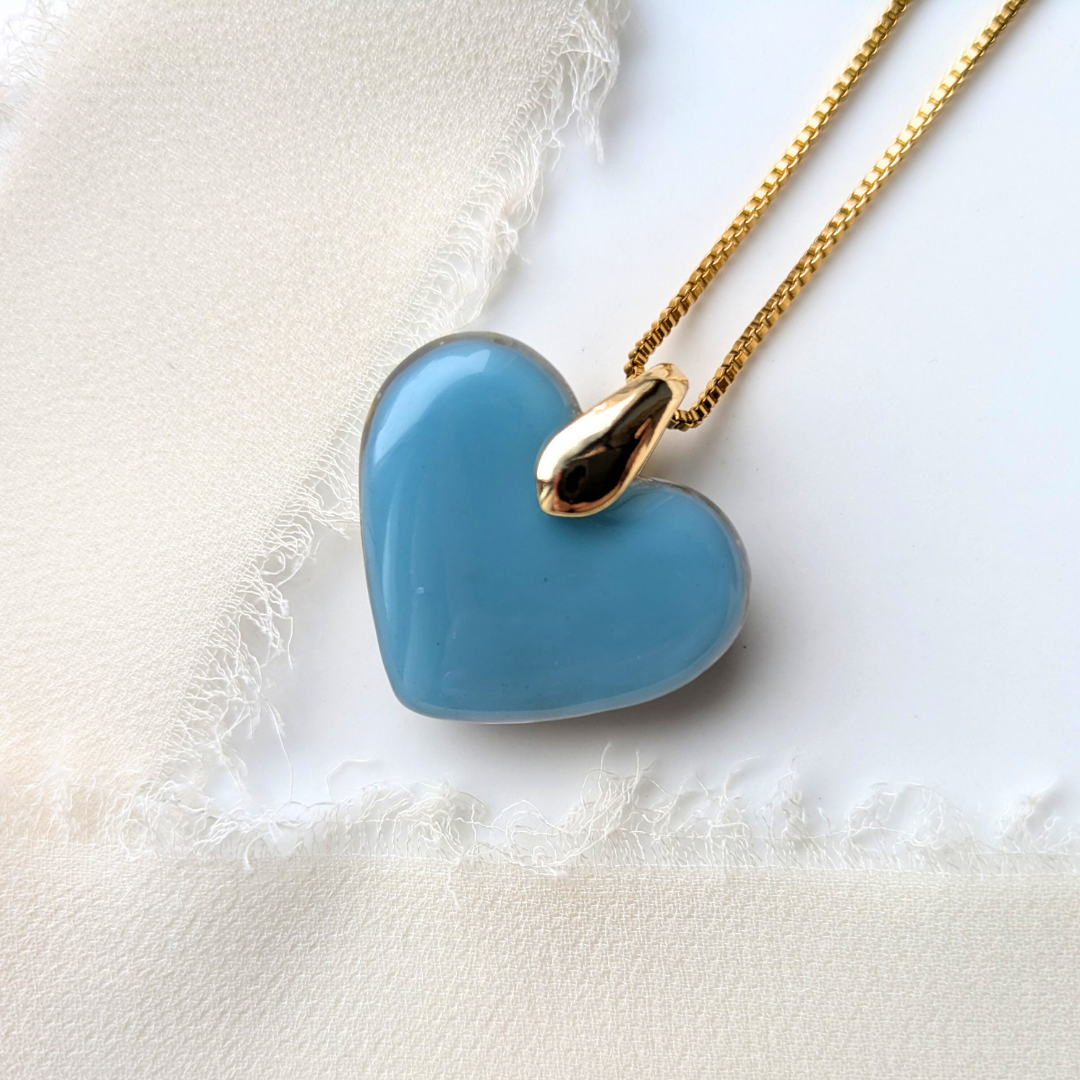 Handgefertigte Herz-Halskette mit echten Blumen, 2,5 cm Anhänger, 45 cm Kette, Blau