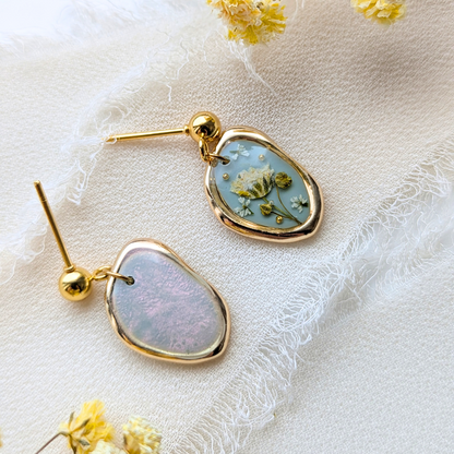 Handgefertigte Ohrringe mit echten Blüten, 2,3 cm, Gold-Perlen, Hypoallergener Edelstahl