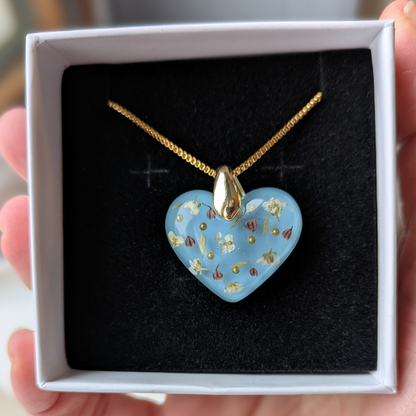 Handgefertigte Herz-Halskette mit echten Blumen, 2,5 cm Anhänger, 45 cm Kette, Blau