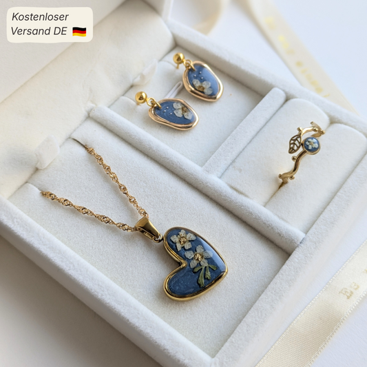 Elegantes Schmuckset mit echten Blumen im Herzdesign – 3-teilig & handgefertigt
