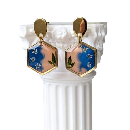 Handgefertigte Hexagon-Ohrringe, Echte Blumen und Blätter, Goldene Perle, 2,2 cm, Hypoallergener Edelstahl