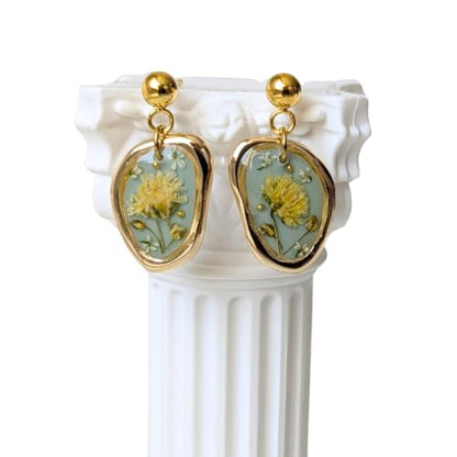 Handgefertigte Ohrringe mit echten Blüten, 2,3 cm, Gold-Perlen, Hypoallergener Edelstahl